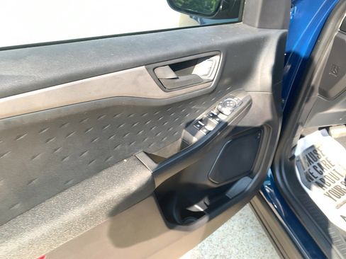 Used 2020 Ford Escape S image 23