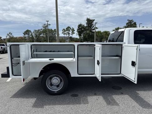 New 2026 RAM 5500 Tradesman w/ Chrome Appearance Group AWD/4WD image 4