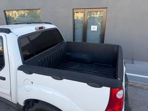 Used 2005 Ford Explorer Sport Trac XLT RWD image 12