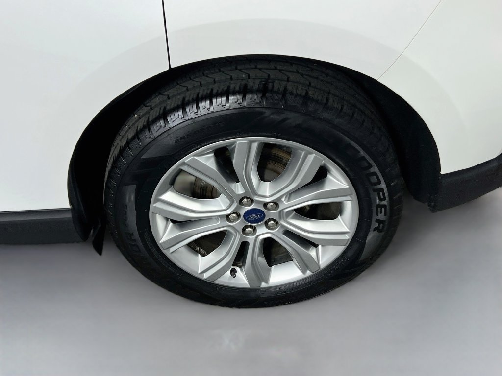 Used 2020 Ford Edge Titanium w/ Class II Trailer Tow Package AWD/4WD image 27