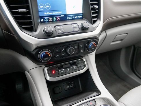 Used 2023 GMC Acadia SLT w/ Preferred Package image 31