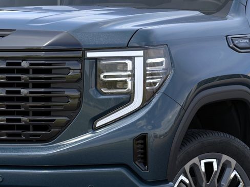 New 2026 GMC Sierra 1500 Denali Ultimate w/ LPO, Black Badging Package AWD/4WD image 34