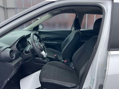Used 2022 Nissan Kicks S FWD image 12