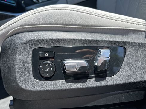 Used 2026 BMW X7 xDrive40i AWD/4WD image 39