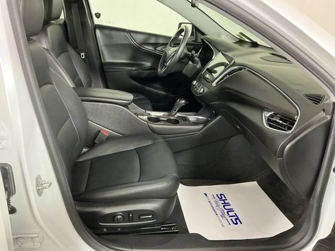 Used 2017 Chevrolet Malibu LT w/ Leather Package FWD image 22