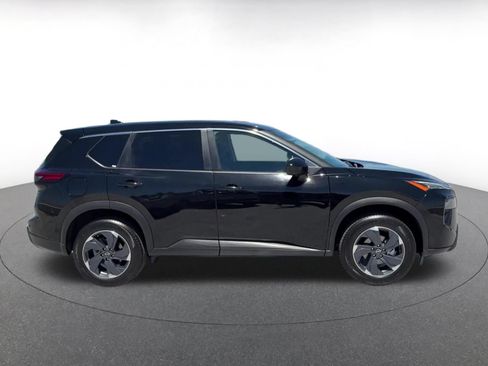 Used 2025 Nissan Rogue SV FWD image 16
