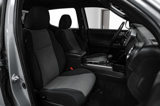 Used 2021 Toyota Tacoma TRD Sport AWD/4WD image 38
