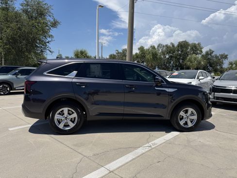Certified 2026 Kia Sorento LX FWD image 3