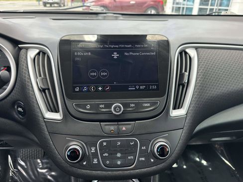 Used 2025 Chevrolet Malibu LT FWD image 8