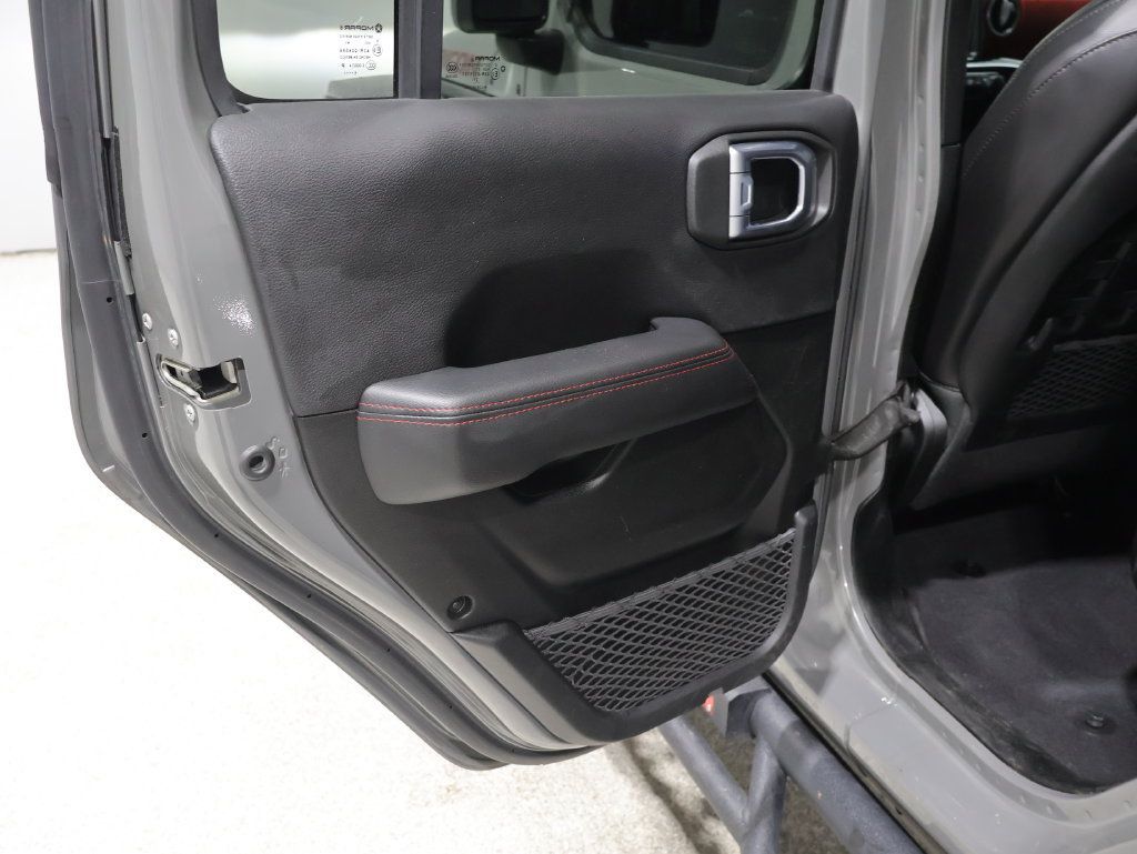 Used 2022 Jeep Gladiator Rubicon w/ LED Lighting Group AWD/4WD image 16