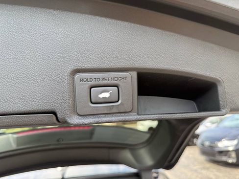Used 2025 Acura RDX SH-AWD image 23