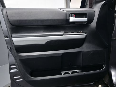 Used 2017 Toyota Tundra SR5 w/ SR5 Upgrade Package AWD/4WD image 9