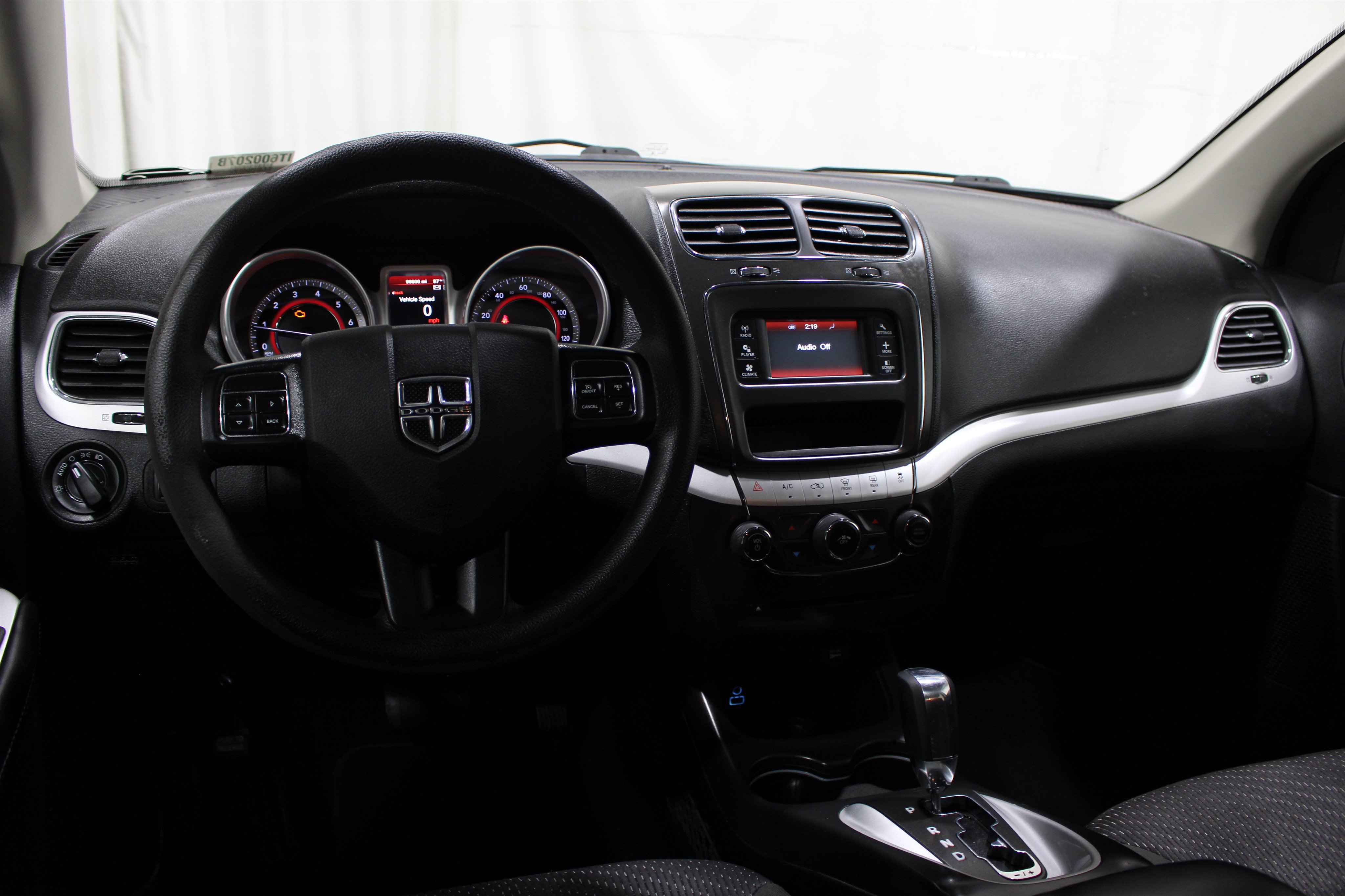 Used 2019 Dodge Journey SE FWD image 2