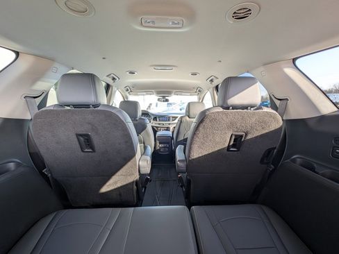 Used 2021 Buick Enclave Essence w/ Sound and Sites Package image 19