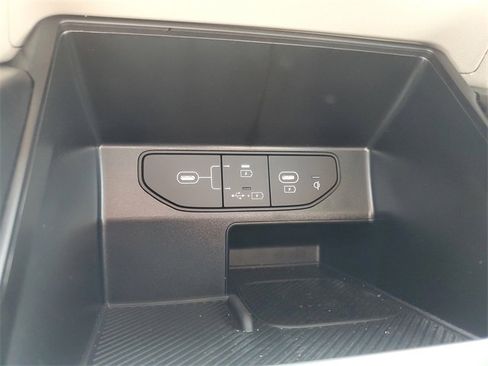 Certified 2025 Kia Sorento S image 23