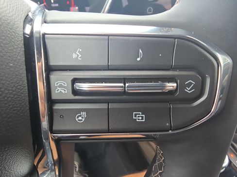 Used 2024 GMC Canyon Denali w/ LPO, Denali Black Edition AWD/4WD image 18