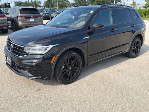 Certified 2023 Volkswagen Tiguan SE R-Line AWD/4WD image 3