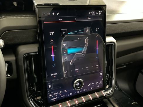 Used 2025 GMC Yukon AT4 Ultimate w/ LPO, Illumination Package image 25