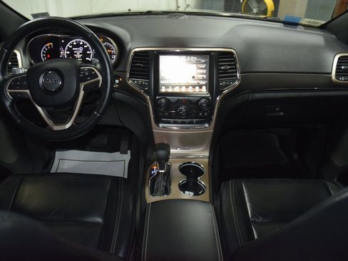 Used 2017 Jeep Grand Cherokee Limited image 31