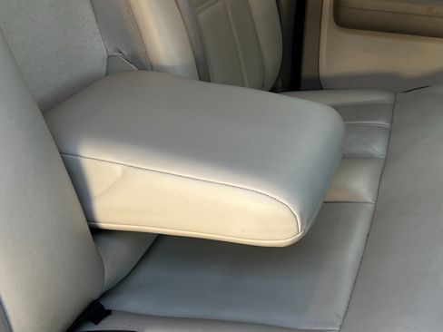 Used 2006 Lincoln Mark LT 4x4 image 33