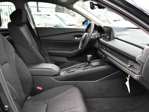 Used 2025 Honda Accord SE image 42