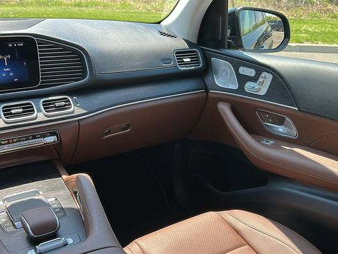 Used 2026 Mercedes-Benz GLS 450 4MATIC image 26