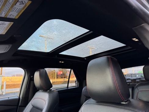 Certified 2022 Ford Explorer ST-Line w/ Class IV Trailer Tow Package image 10