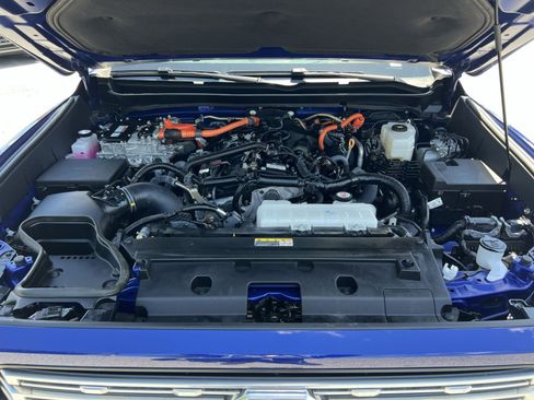 Used 2025 Toyota Tacoma Limited AWD/4WD image 27