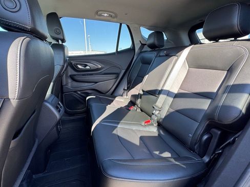 Used 2024 GMC Terrain SLT w/ Tech Package image 11