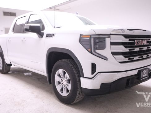 New 2026 GMC Sierra 1500 SLE image 7