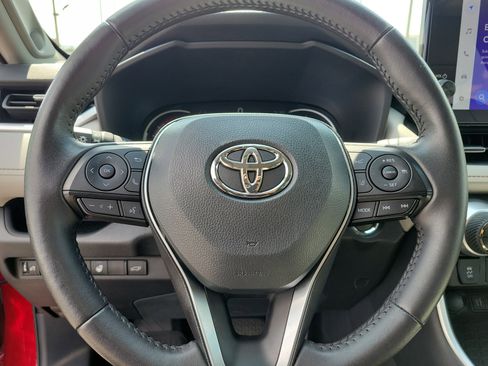Used 2025 Toyota RAV4 XLE Premium w/ Weather Package FWD image 18