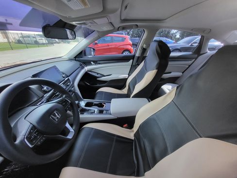 Used 2018 Honda Accord EX image 10