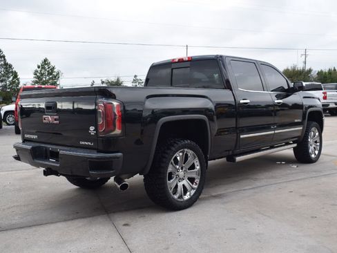 Used 2018 GMC Sierra 1500 Denali w/ Denali Ultimate Package image 3