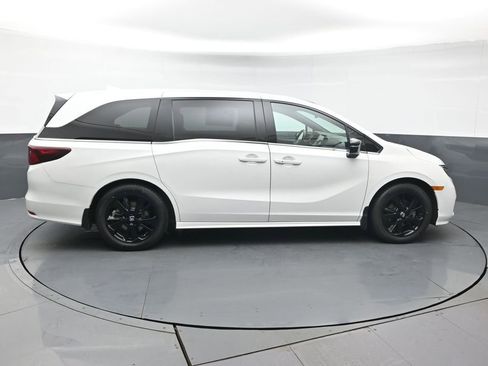 Certified 2023 Honda Odyssey Sport image 8