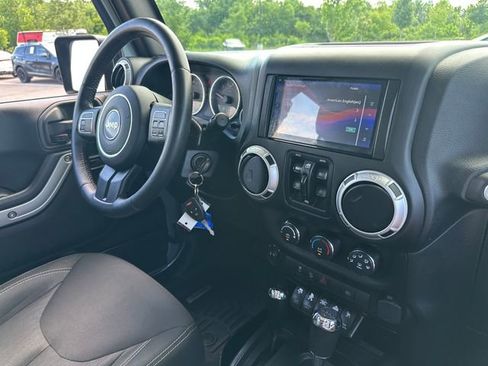 Used 2016 Jeep Wrangler Unlimited Sahara AWD/4WD image 29