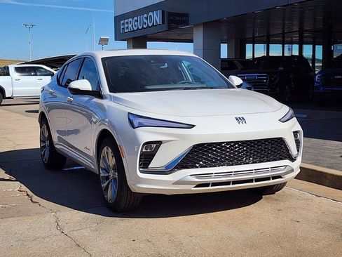 New 2026 Buick Envista Avenir image 2