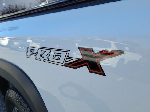 Used 2022 Nissan Frontier Pro-X w/ Technology Package image 7