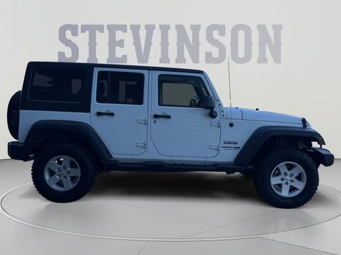 Used 2018 Jeep Wrangler Unlimited Sport S AWD/4WD image 6