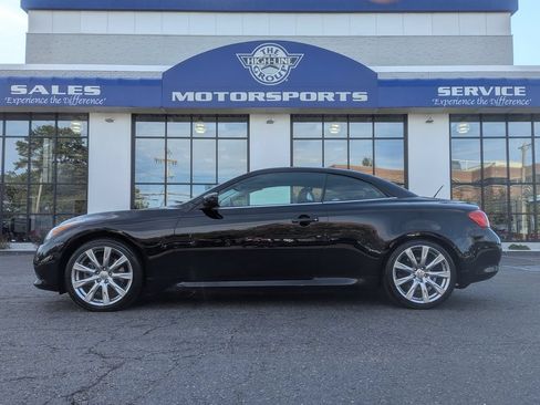 Used 2013 INFINITI G37 Convertible w/ Premium Pkg RWD image 1