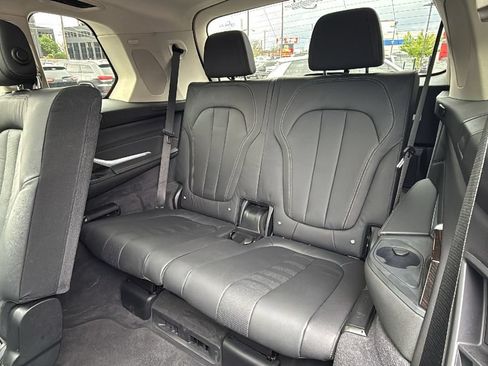 Used 2019 BMW X7 xDrive40i w/ Premium Package AWD/4WD image 13
