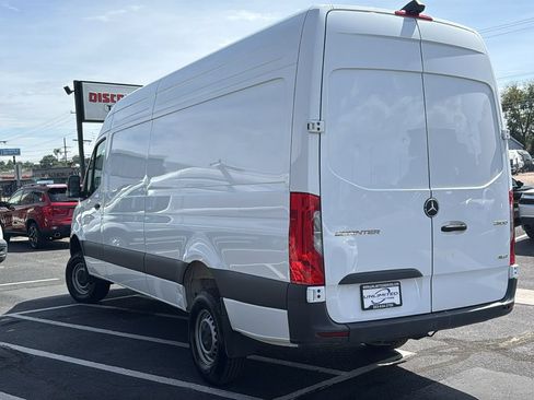 Used 2024 Mercedes-Benz Sprinter 2500 image 5