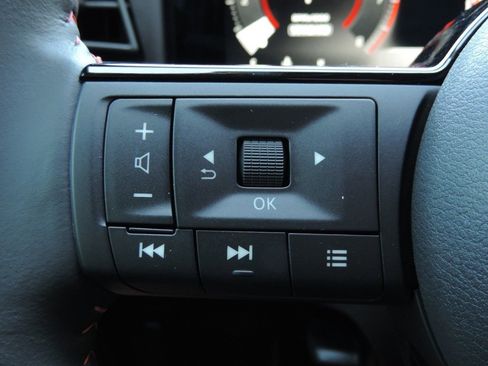 New 2025 Nissan Kicks SR image 23