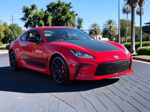 Used 2024 Toyota GR86 TRUENO Edition image 3