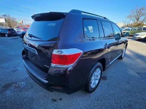 Used 2012 Toyota Highlander SE w/ Tow Pkg image 7