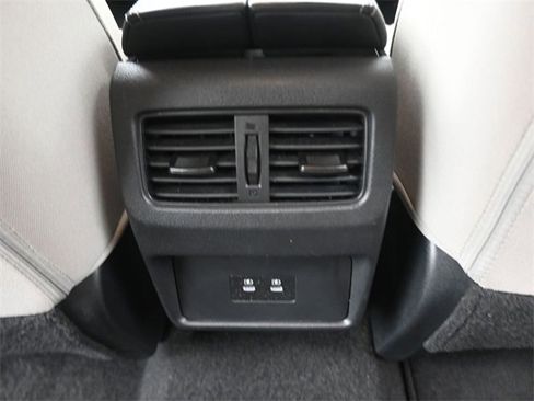 Used 2025 Nissan Rogue SV image 24