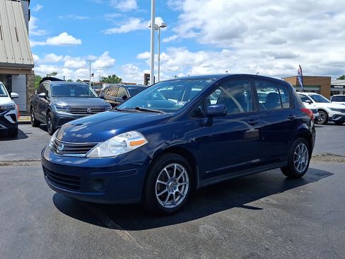 Used 2012 Nissan Versa Hatchback FWD image 3