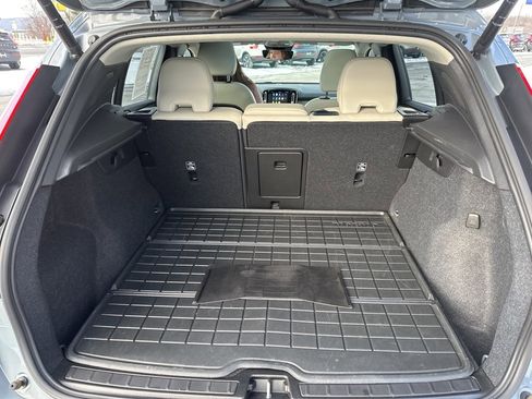 Used 2023 Volvo XC40 B5 Plus w/ Driver Assist Package image 40