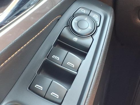 Used 2021 Chevrolet Traverse LT AWD/4WD image 12