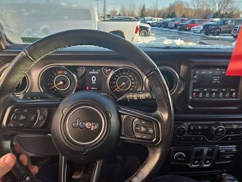 Used 2022 Jeep Wrangler Willys image 6