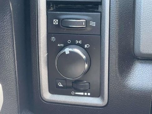 Used 2016 RAM 2500 Tradesman w/ Chrome Appearance Group image 25